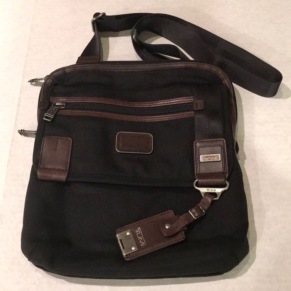 TUMI Men’s Black Nylon Messenger Bag